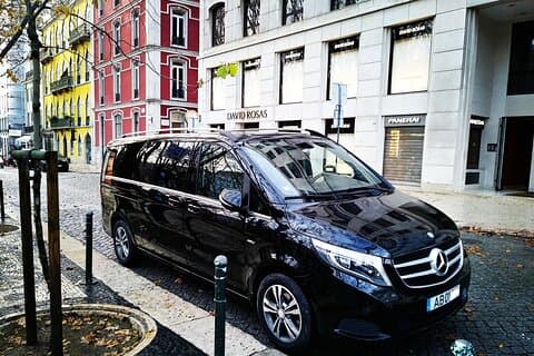 Private airport transfers from Porto to various cities.