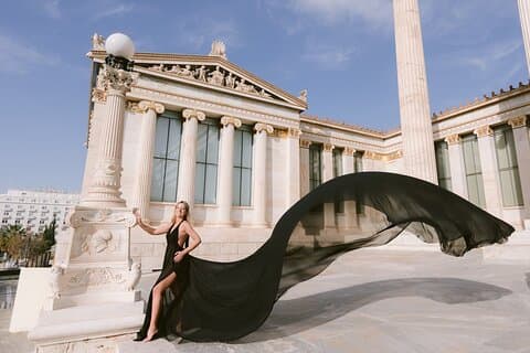 Athens Flying Dress Fotoshooting mit einem professionellen Fotografen