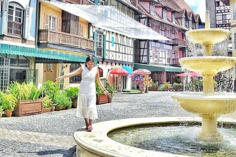 Visite privée du village français de Colmar Tropicale et de la grotte de Chin Swee