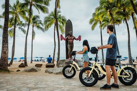 ワイキキとダイヤモンドヘッドの電動自転車レンタル