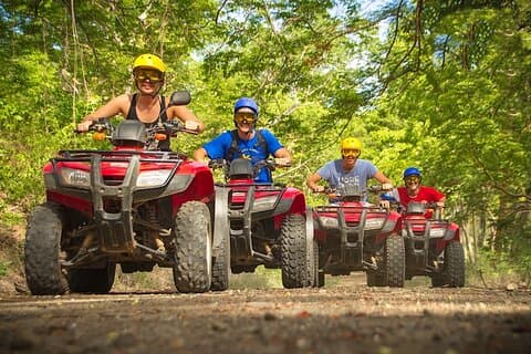 ATV Familiar, Cenote, Cinco Tirolinas y Puente Colgante y Almuerzo y Proba de Tequila