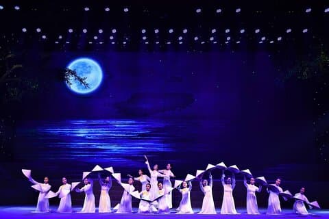 Charming Da Nang Show : Culture-Art-History-LifeStyle of Vietnam