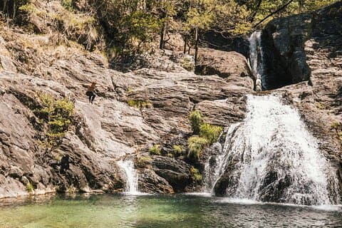 Excursión privada a la cascada secreta con cena