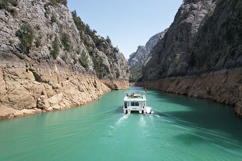 Cruzeiro de dia inteiro no Canyon Boat saindo de Antalya e Belek