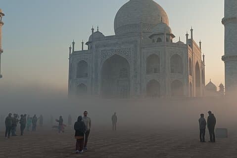 Skip the Line - Sunrise View of Tajmahal från Delhi med bil