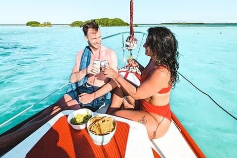 Bacalar: Privat 4-timmars segelbåtstur med guacamole och drycker
