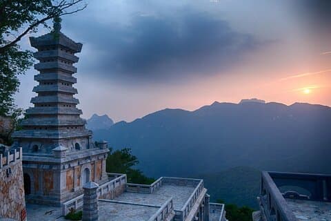 2-Day Private Shaolin Temple and Luoyang City Tour from Shanghai
