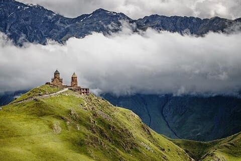 Tagestour von Tiflis nach Kazbegi und Gudauri