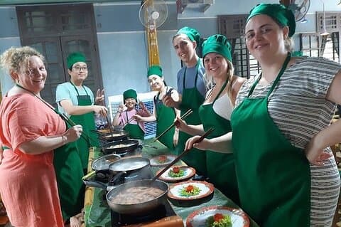 Cours de cuisine végétarienne et activité de bateau à panier
