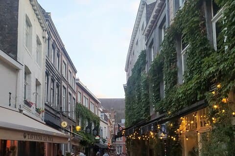Hoogtepunten Maastricht 2 uur privéwandeling + Lokale proeverij