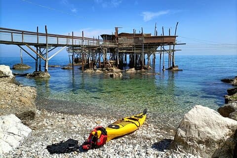 Cavalluccio kayak excursion in Fossacesia