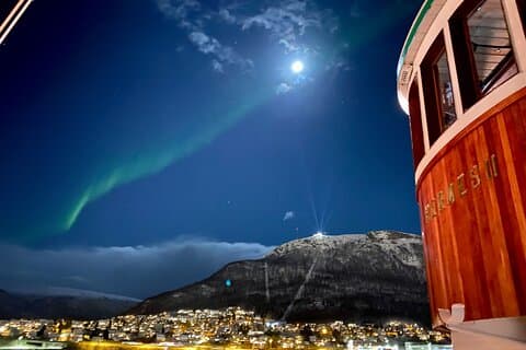 Northern Lights Dinner Cruise