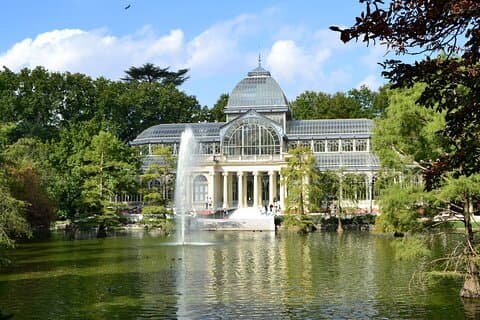 Tour audio del Parco del Retiro e biglietto elettronico per il Museo Archeologico di Madrid