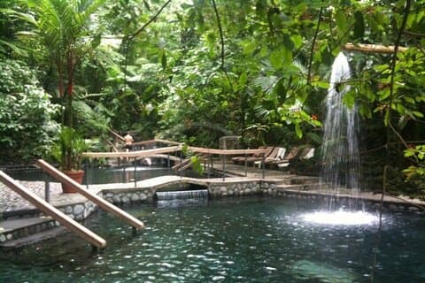 Vattenfall hängande broar Hot Springs La Fortuna Tour Privat