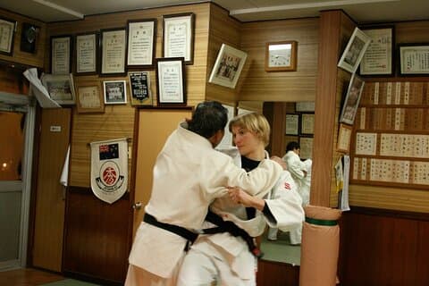 Tauchen Sie ein in den Judo-Kampfkunstkurs aus Japan