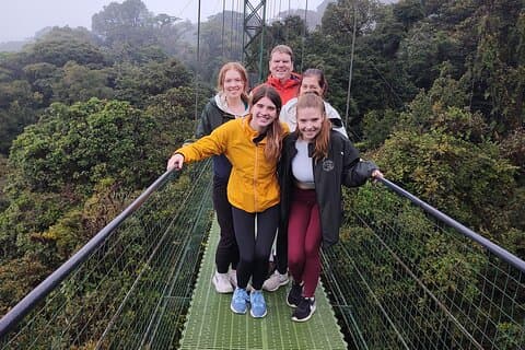 Monteverde Sloth sanctuary, henger broer, sommerfugler hage