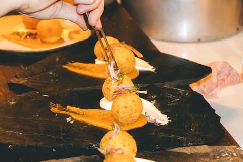 Gastronomi och matlagningskurs privat rundtur (6 timmar)