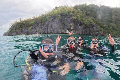 Découvrez la plongée sous-marine à Coron