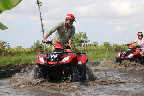 ウブドのプライベート ATV クワッド バイク ガイド付きアドベンチャー