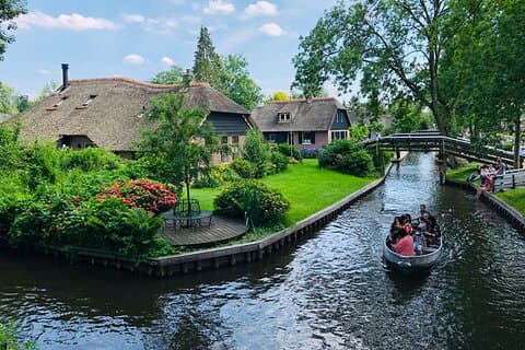 Privat tur til Zaanse Schans + Giethoorn med leie av båt