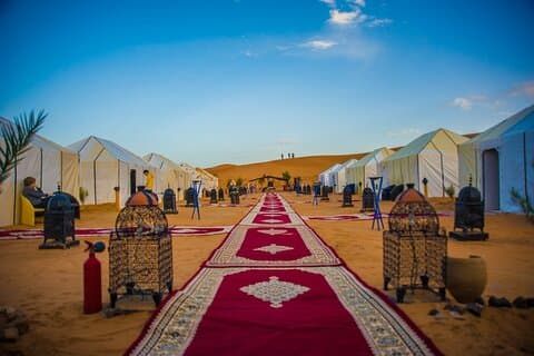 Viagem de luxo de 3 dias ao deserto do Saara saindo de Fez e terminando em Marrakech