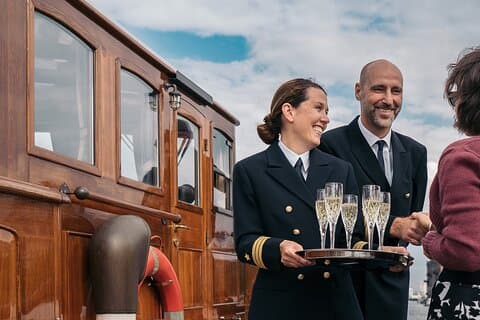 Berlin Boot Sightseeing Tour auf elektrifizierter Privatyacht