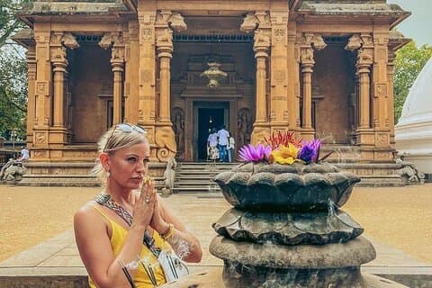 Excursiones en tierra en la terminal de pasajeros del puerto de Colombo: templo de Kelaniya