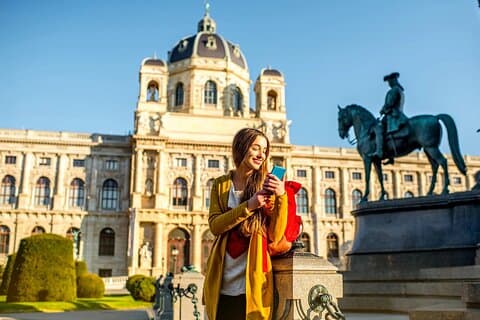From Bratislava: Vienna and Salzburg Private Day Trip with Guides