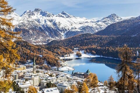 Tour de Milán a St. Moritz en coche privado y Bernina Express