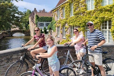 Bruges by bike with friends and family!