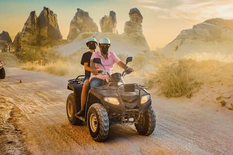 カッパドキアでのATVサファリ体験(ホテル往復送迎付き)