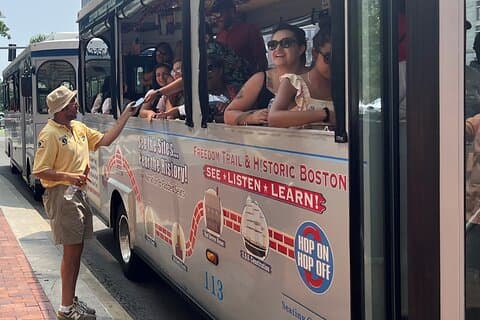 Tour di 1 o 2 giorni in carrello narrato HOP-ON & HOP-OFF di Boston