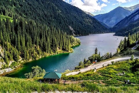 Kolsay Lake och Charyn Grand Canyon