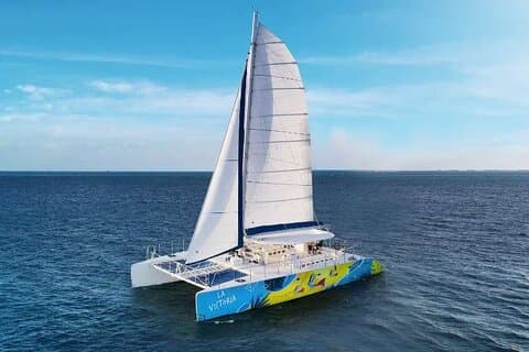 Paradisisk katamaran till Isla Mujeres-turné, inkluderar öppen bar