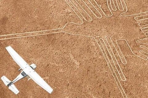 リマ発 4 日間ツアー:ナスカの地上絵飛行、パラカス、ワカチナ