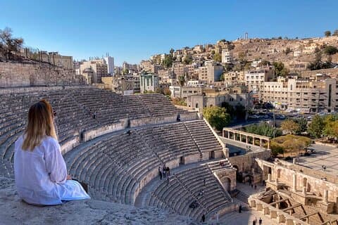Trasferimento privato dall'aeroporto di Amman ad Amman in minivan