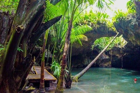 Tour privado en jeep a las Cavernas de Jade con almuerzo y snorkel