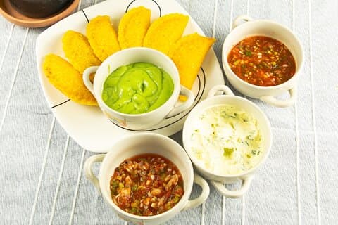 Lezione di cucina sulla preparazione delle empanadas colombiane