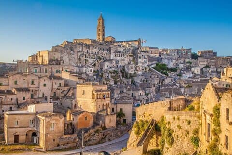 Tradition of Puglia : Altamura bread and stones of Matera da Bari