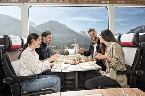 Visite privée d'une journée en train panoramique Glacier Express au départ de Luzern