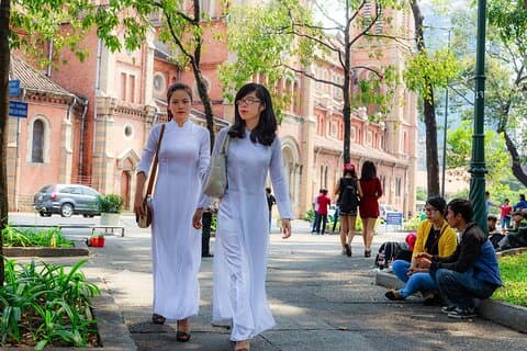 Tour privado de medio día por la ciudad del encanto matutino de Saigón