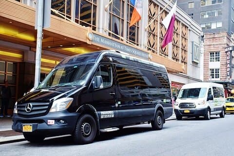 LGA to Manhattan: One Way Shared Arrival Transfer