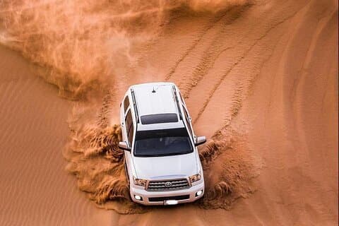 Safari nel deserto arabo di Dubai con cena barbecue e spettacoli dal vivo