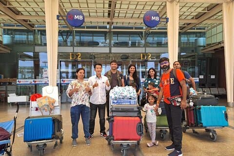 Voiture privée pour les montagnes de marbre et Hoian de l'aéroport Da Nang