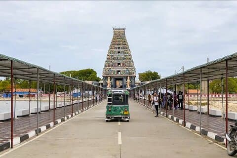 Trasferimento di budget privato da Colombo a Jaffna