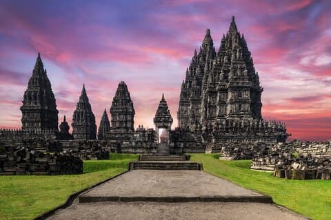 Yogyakarta: tour privato del tempio di Borobudur e Prambanan