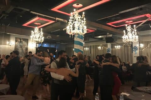 Alternativet til et middagsshow. Opplev Tango som en lokal!