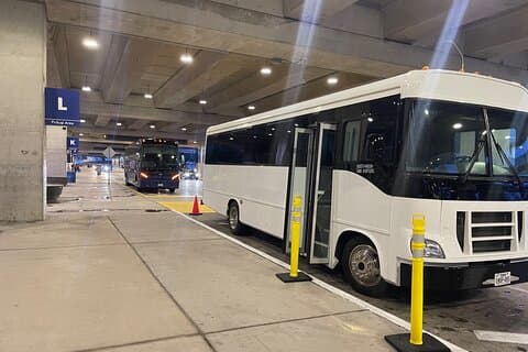 Traslado privado del aeropuerto de Austin Bergstrom en autobús chárter a Austin