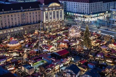 Excursión privada de un día de Navidad desde Praga a Dresde y Terezin