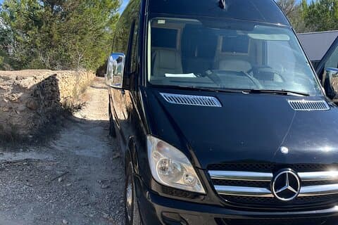 Privétransfer van de luchthaven van Barcelona naar de haven in het centrum van Barcelona